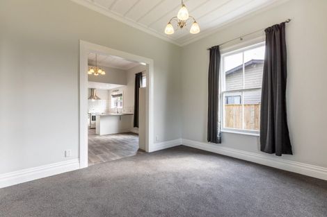 Photo of property in 37 Ross Street, Woodville, 4920