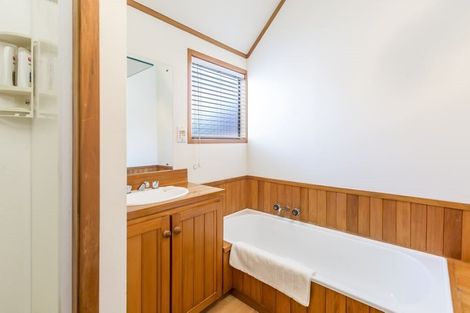 Photo of property in 2/16 Mahara Avenue, Birkenhead, Auckland, 0626