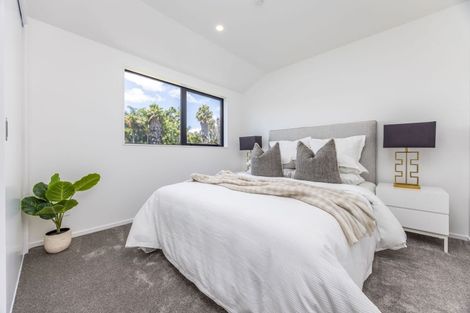 Photo of property in 52d Lauderdale Road, Birkdale, Auckland, 0626
