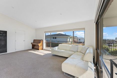 Photo of property in 21 Nevada Drive, Merrilands, New Plymouth, 4312