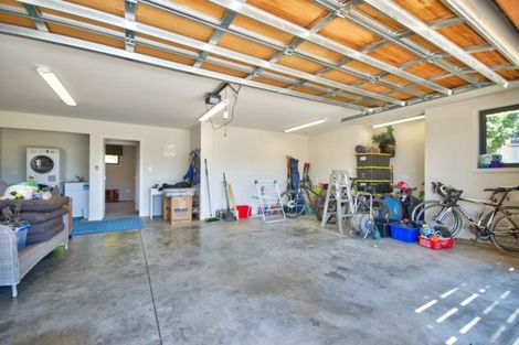 Photo of property in 33 Rannoch Drive, Jacks Point, Queenstown, 9371