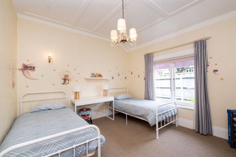 Photo of property in 27 Fitzroy Road, Bluff Hill, Napier, 4110