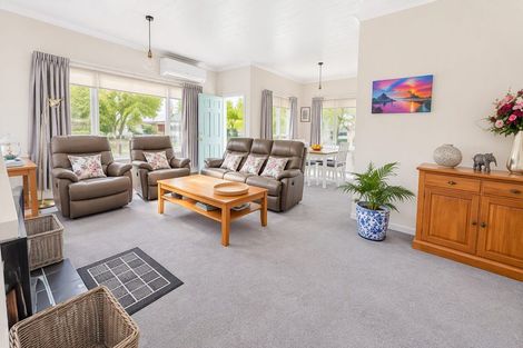 Photo of property in 5 Limbrick Street, Waipawa, 4210