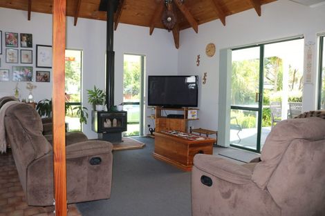 Photo of property in 11 Ohiwa Parade, Ohope, 3121