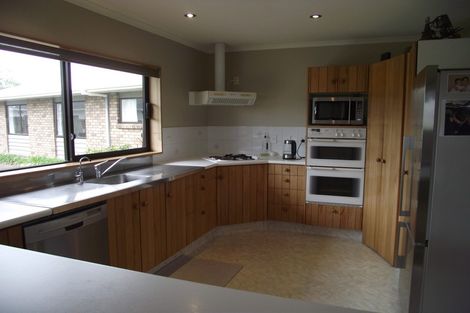 Photo of property in 10c Kinross Drive, Merrilands, New Plymouth, 4312