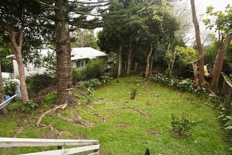Photo of property in 16 Parrs Cross Road, Henderson, Auckland, 0612