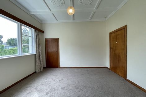 Photo of property in 492 Blockhouse Bay Road, Blockhouse Bay, Auckland, 0600