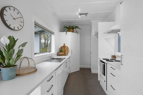 Photo of property in 14 Calvert Road, Moturoa, New Plymouth, 4310