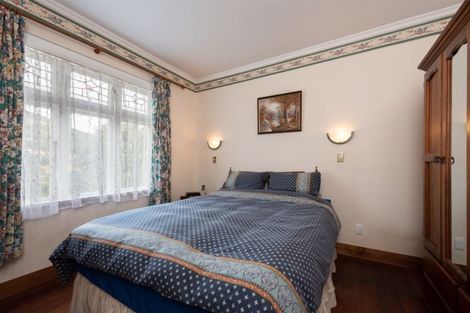 Photo of property in 16 Cave Road, Houghton Bay, Wellington, 6023