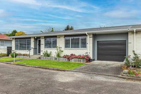 Photo of property in 14a Cambridge Street, Levin, 5510