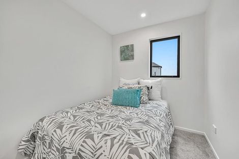 Photo of property in 16b Putiputi Way, Papakura, 2110