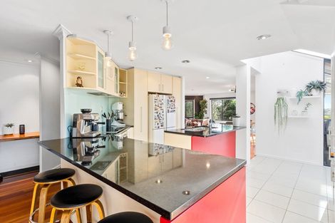 Photo of property in 10 Ballini Rise, West Harbour, Auckland, 0618