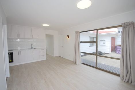 Photo of property in 2/35 Fairlands Avenue, Waterview, Auckland, 1026