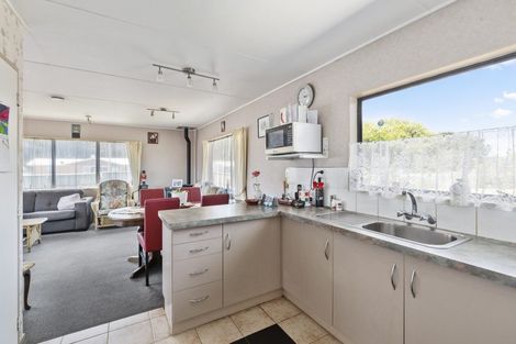 Photo of property in 16 Cousins Avenue East, Foxton Beach, Foxton, 4815