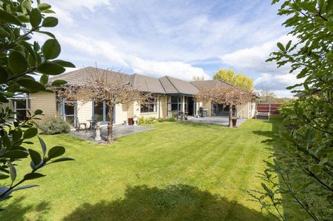 Photo of property in 8 Chesterfield Place, Rangiora, 7400