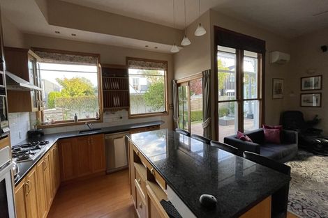 Photo of property in 127 Merivale Lane, Merivale, Christchurch, 8014