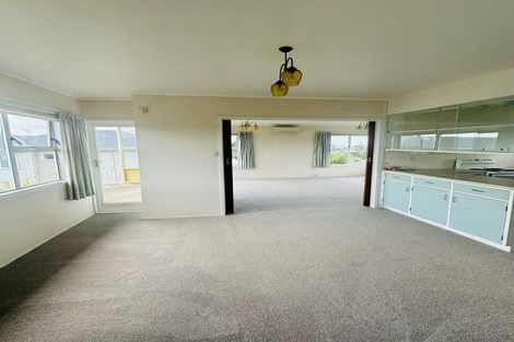 Photo of property in 17 Toroa Street, Torbay, Auckland, 0630