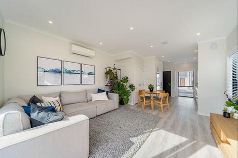 Photo of property in 5 Gloaming Lane, Wallaceville, Upper Hutt, 5018