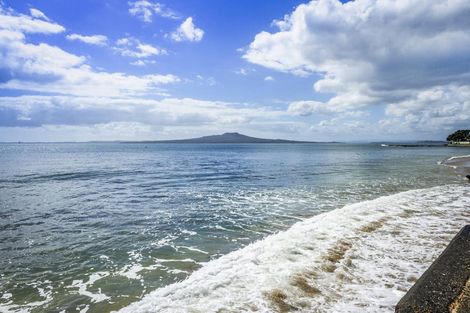 Photo of property in 39 Ocean View Road, Milford, Auckland, 0620