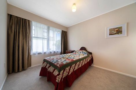 Photo of property in 2/7 Windermere Crescent, Blockhouse Bay, Auckland, 0600