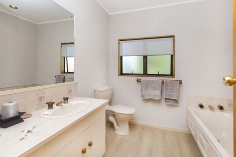 Photo of property in 2/17 Markham Place, Bucklands Beach, Auckland, 2012