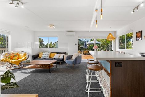 Photo of property in 1/26 Nor'east Drive, Northcross, Auckland, 0632