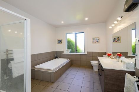 Photo of property in 712 Highgate, Maori Hill, Dunedin, 9010