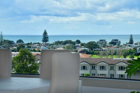Photo of property in 37 Grovenor Drive, Orewa, 0931