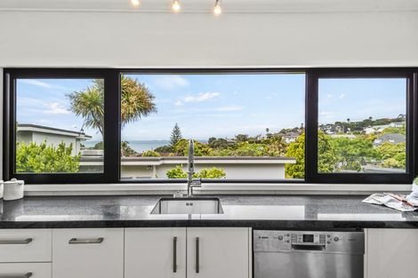Photo of property in 1/33 Masterton Road, Rothesay Bay, Auckland, 0630