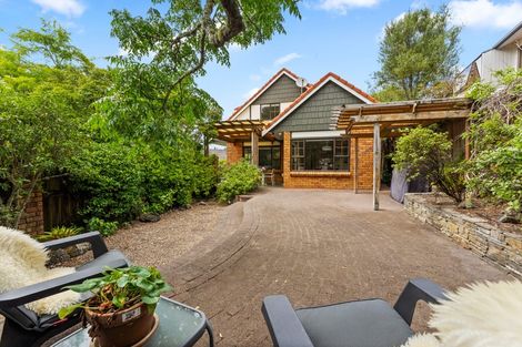 Photo of property in 25 Homewood Place, Chatswood, Auckland, 0626