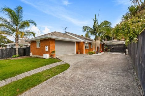 Photo of property in 24 Millstream Drive, Henderson, Auckland, 0610