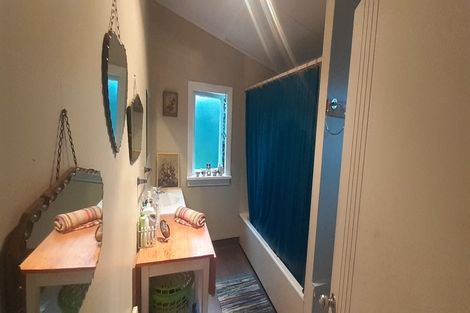 Photo of property in 20 Athol Place, Ravensbourne, Dunedin, 9022