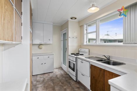 Photo of property in 8/250 Muritai Road, Eastbourne, Lower Hutt, 5013
