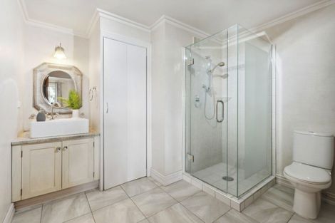 Photo of property in 56 Queen Street, Northcote Point, Auckland, 0627