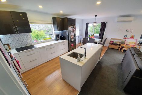 Photo of property in 2/30 Witheford Drive, Bayview, Auckland, 0629