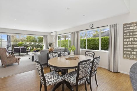 Photo of property in 17b Humphrey Kemp Avenue, Henderson, Auckland, 0612