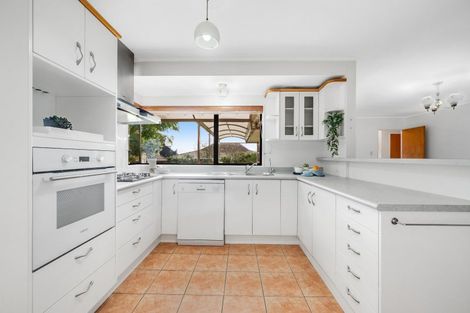 Photo of property in 57 Dalwhinnie Parade, Highland Park, Auckland, 2010