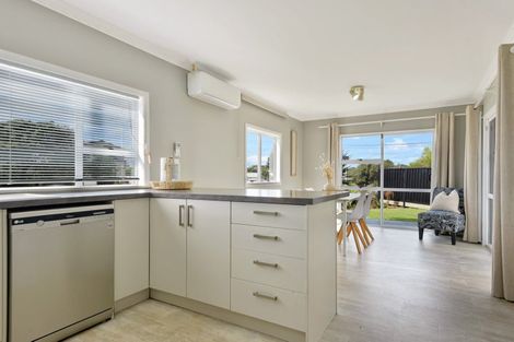 Photo of property in 2 Morgan Street, Castlecliff, Whanganui, 4501