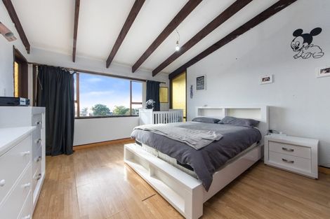 Photo of property in 8 Manhattan Heights, Glendene, Auckland, 0602