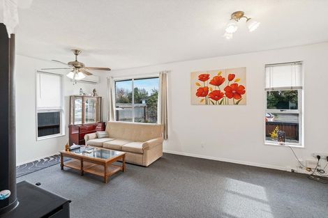 Photo of property in 5 Mckellar Place, Hornby, Christchurch, 8042