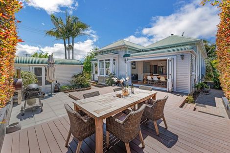 Photo of property in 20 Albert Road, Devonport, Auckland, 0624