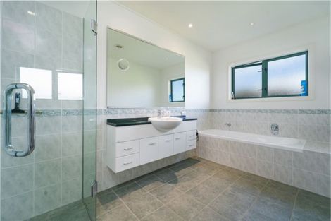 Photo of property in 3a Kauri Grove, Lansdowne, Masterton, 5810