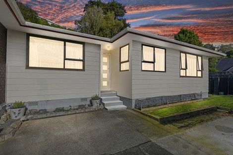 Photo of property in 2/12 Garnet Grove, Birchville, Upper Hutt, 5018