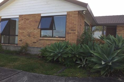 Photo of property in 16 Gala Place, Henderson, Auckland, 0612