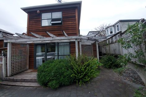 Photo of property in 1/2 Malcolm Lane, Thorndon, Wellington, 6011