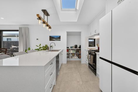 Photo of property in 5 Kearns Drive, Halswell, Christchurch, 8025