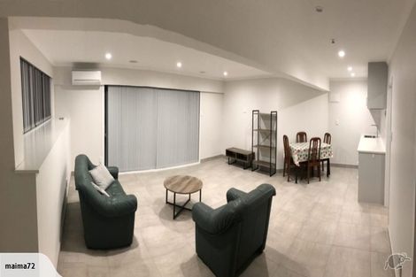 Photo of property in 2/598 Beach Road, Rothesay Bay, Auckland, 0630