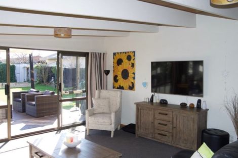 Photo of property in 2 Ebert Place, Rangiora, 7400