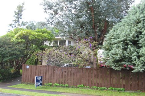 Photo of property in 25 Robbies Road, Shelly Park, Auckland, 2014