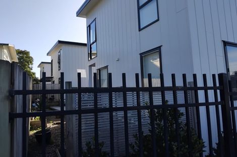 Photo of property in 38a Links Road, New Lynn, Auckland, 0600